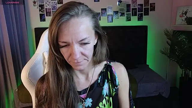 Snapshot of Jesica_mooon chatting on 11, 10, 2025 Jesica mooon online show from 11, 10, 2025