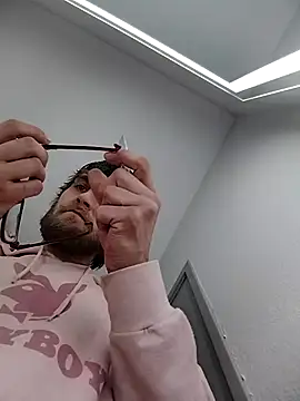 Snapshot of high3ndlowlife chatting on 2, 11, 2025 high3ndlowlife online show from 2, 11, 2025