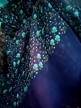 Snapshot of Juhi_chawla chatting on 25, 10, 2025 Juhi chawla online show from 25, 10, 2025