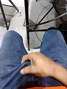 Snapshot of Alaver2587 chatting on 18, 2, 2026 Alaver2587 online show from 18, 2, 2026