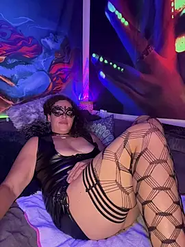 Snapshot of Nadja_Noir chatting on 25, 10, 2025 Nadja Noir online show from 25, 10, 2025