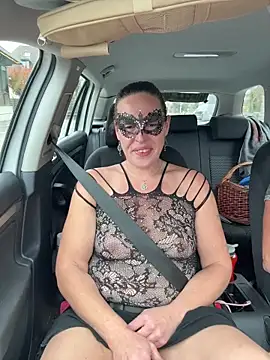 Snapshot of Nadja_Noir chatting on 8, 11, 2025 Nadja Noir online show from 8, 11, 2025