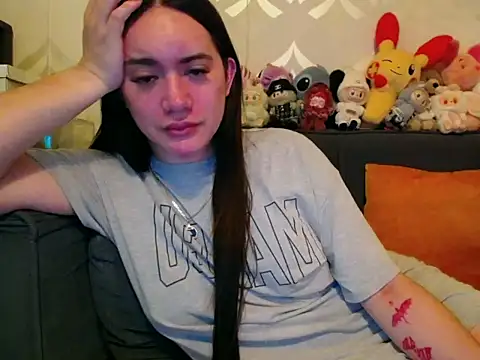 Yhanbeaufort18 online show from 20, 9, 2025