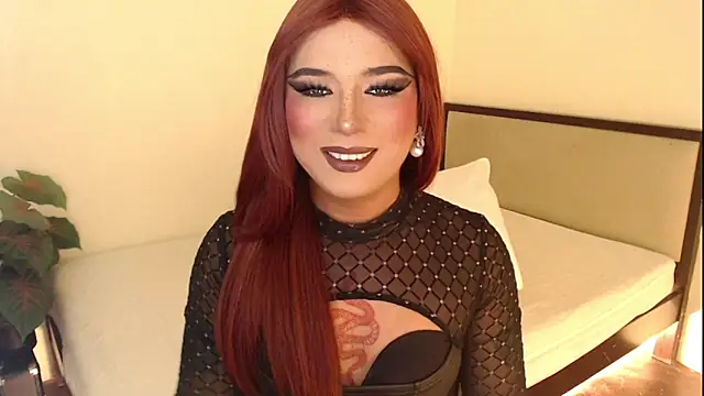 Snapshot of mslilly_croft chatting on 4, 12, 2025 mslilly croft online show from 4, 12, 2025