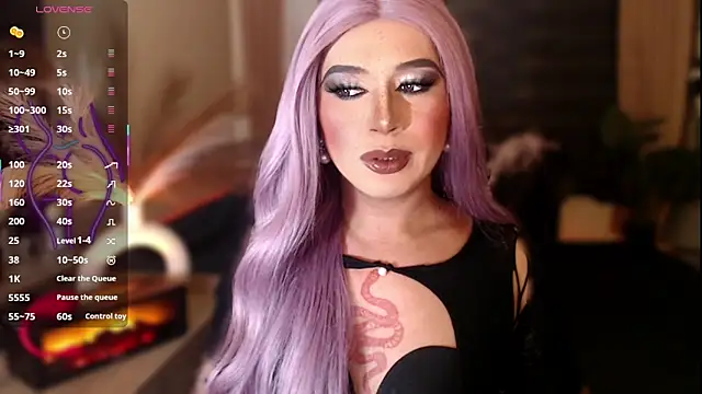 Snapshot of mslilly_croft chatting on 9, 3, 2026 mslilly croft online show from 9, 3, 2026