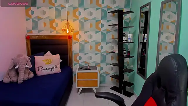 ROSIE MOSS online show from 17, 10, 2025