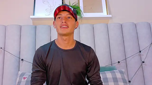 Snapshot of LaynorRoss_ chatting on 18, 2, 2026 LaynorRoss online show from 18, 2, 2026