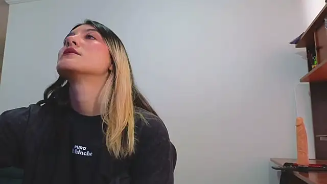 Sweetlolita online show from 8, 9, 2025