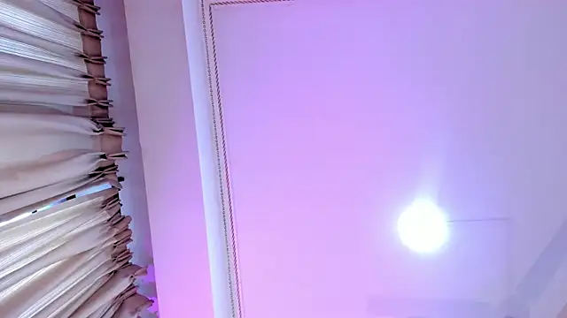 SerenaAveline online show from 9, 9, 2025