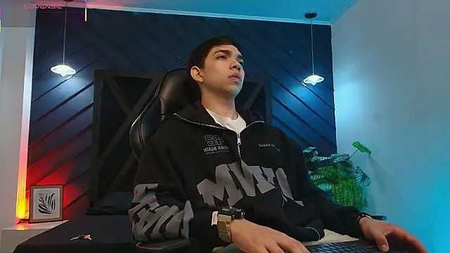 Eryonbradley online show from 5, 3, 2026