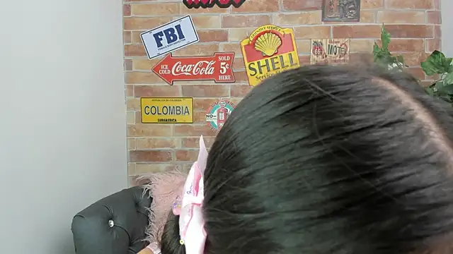 Snapshot of misss_luxury chatting on 14, 11, 2025 misss luxury online show from 14, 11, 2025