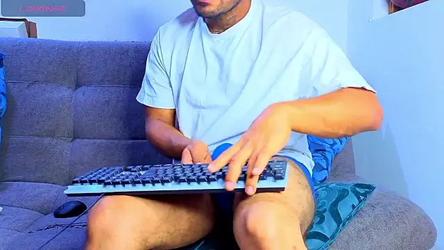 Snapshot of tomas_smith1 chatting on 16, 1, 2026 tomas smith1 online show from 16, 1, 2026