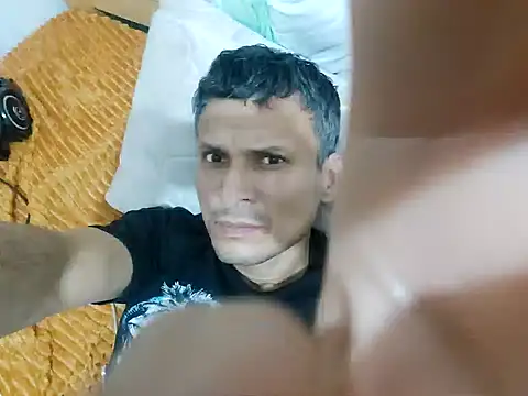 Snapshot of luislimafuego chatting on 23, 11, 2025 luislimafuego online show from 23, 11, 2025