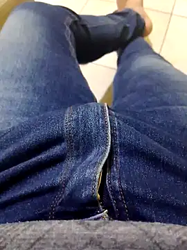 Snapshot of JoaoPedro17cm chatting on 3, 10, 2025 JoaoPedro17cm online show from 3, 10, 2025