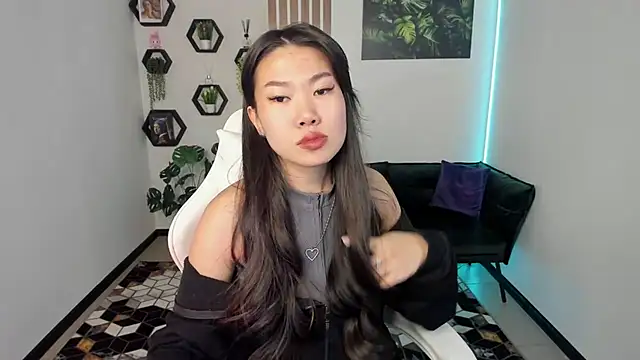 LunaPurrr online show from 28, 11, 2025