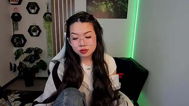 LunaPurrr online show from 3, 2, 2026