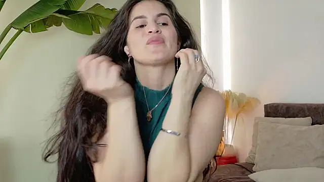 Snapshot of lizdevine chatting on 17, 10, 2025 lizdevine online show from 17, 10, 2025