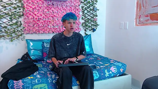 Snapshot of iam_lukas__ chatting on 9, 9, 2025 iam lukas online show from 9, 9, 2025