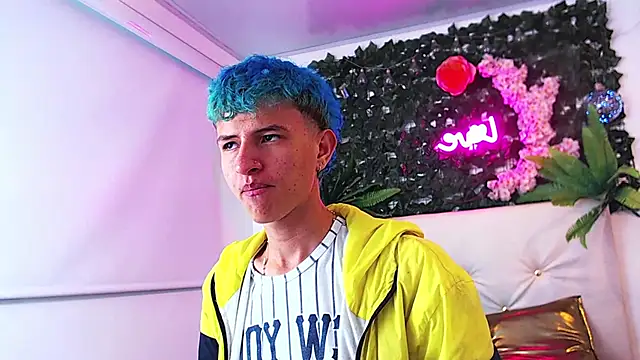 Snapshot of iam_lukas__ chatting on 9, 10, 2025 iam lukas online show from 9, 10, 2025