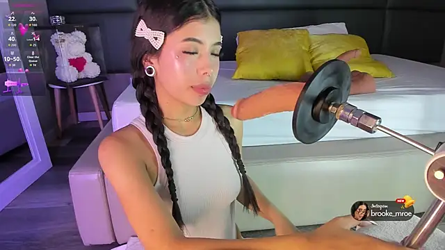 Snapshot of Brooke_monroe chatting on 16, 10, 2025 Brooke monroe online show from 16, 10, 2025