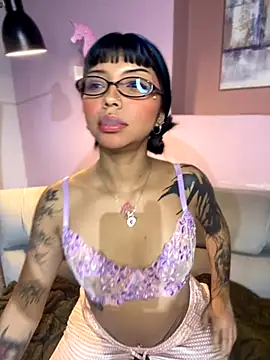 ZoeRaven Pink online show from 5, 10, 2025