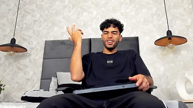 Snapshot of RaphaelDufort chatting on 15, 10, 2025 RaphaelDufort online show from 15, 10, 2025