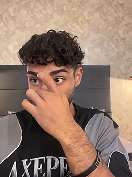 Snapshot of RaphaelDufort chatting on 6, 11, 2025 RaphaelDufort online show from 6, 11, 2025