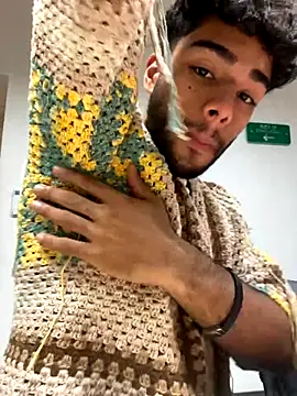 Snapshot of RaphaelDufort chatting on 9, 11, 2025 RaphaelDufort online show from 9, 11, 2025