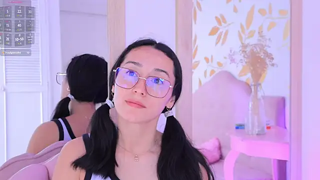 Snapshot of Ginevra_esposito chatting on 10, 10, 2025 Ginevra esposito online show from 10, 10, 2025