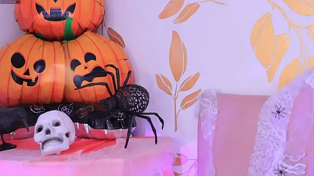 Snapshot of Ginevra_esposito chatting on 31, 10, 2025 Ginevra esposito online show from 31, 10, 2025