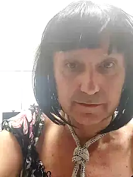 Emily de Carla online show from 15, 10, 2025