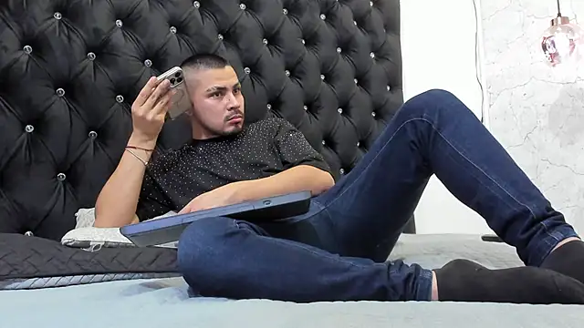 AndresSterling  online show from 22, 9, 2025
