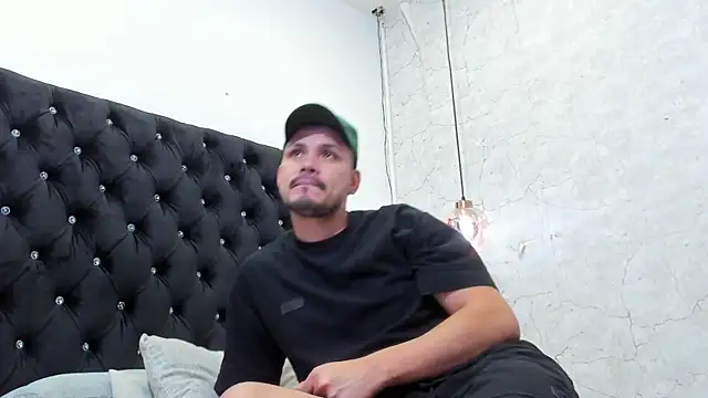 AndresSterling  online show from 25, 9, 2025