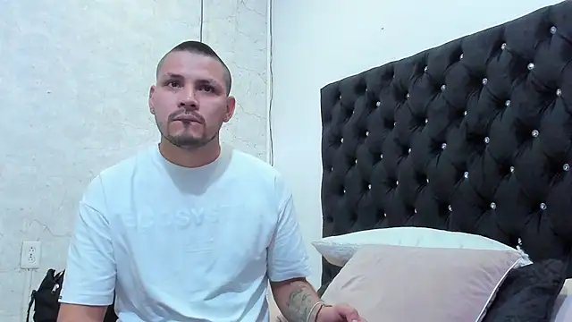 AndresSterling  online show from 6, 10, 2025