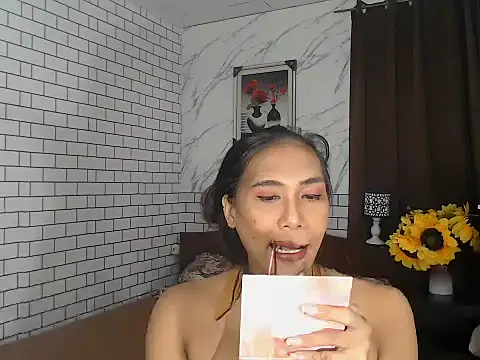 Latinahugecock online show from 25, 9, 2025