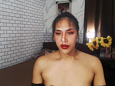 Latinahugecock online show from 3, 10, 2025