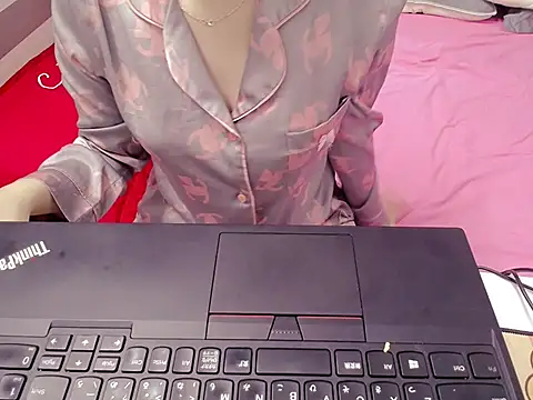 Lamoon 2k online show from 4, 11, 2025