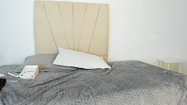  Miaa khalifa  online show from 9, 11, 2025