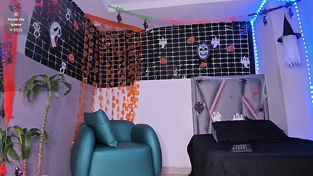 aurora tziu online show from 19, 10, 2025