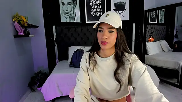 kitty collins  online show from 24, 9, 2025