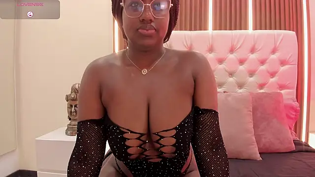 Oshun Evans online show from 5, 10, 2025