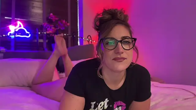 Snapshot of MistresssX chatting on 16, 10, 2025 MistresssX online show from 16, 10, 2025