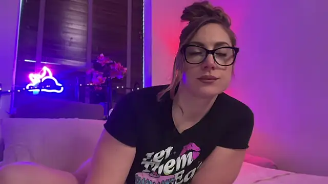 Snapshot of MistresssX chatting on 4, 11, 2025 MistresssX online show from 4, 11, 2025