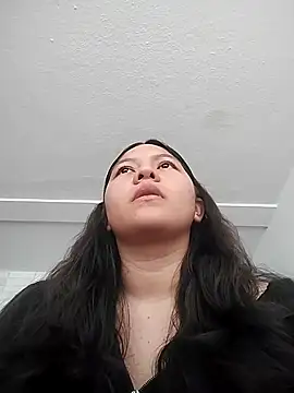 Naia Stant online show from 10, 10, 2025