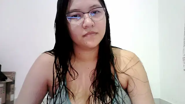 Naia Stant online show from 8, 2, 2026