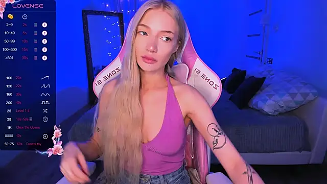 AnyaTaylor  online show from 14, 9, 2025