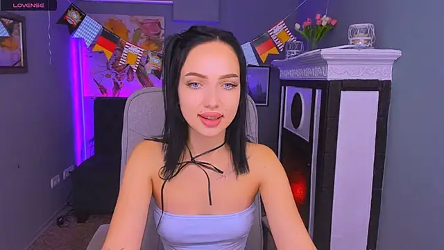 Sofyy Bradd online show from 22, 9, 2025