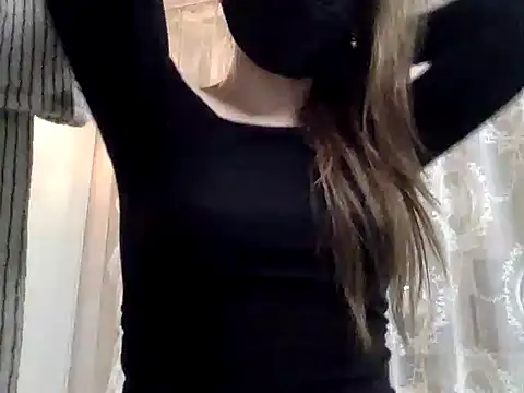 Snapshot of Mia_8 chatting on 4, 12, 2025 Mia 8 online show from 4, 12, 2025