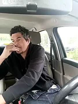 Snapshot of twitshe chatting on 10, 10, 2025 twitshe online show from 10, 10, 2025