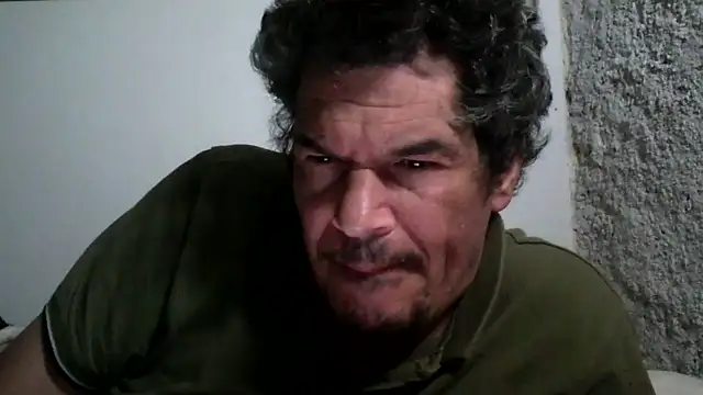 Snapshot of twitshe chatting on 21, 10, 2025 twitshe online show from 21, 10, 2025